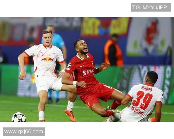 欧冠历史冷门：曼联逆转波尔图上演惊天大逆转全场沸腾