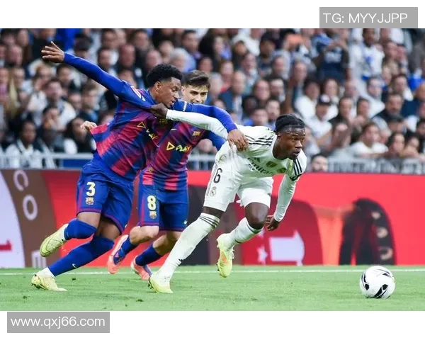 巴萨与皇马友谊赛激战四三红牌事件引发全场热议与十大精彩进球回顾