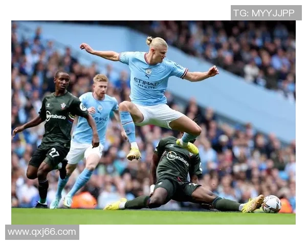 世界杯精彩对决那不勒斯大胜曼城神奇扑救瞬间震撼全场集锦回顾